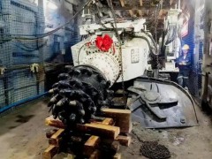 运河煤矿首台套“四位一体”集成掘锚机试运行成功